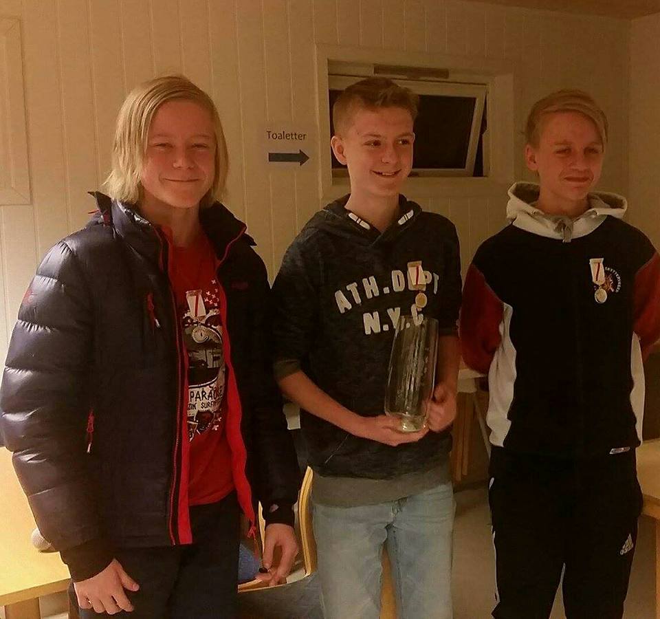 Dan Andre, Marius og Aki etter premieutdeling for klasse R. Dan Andre, Marius og Aki etter premieutdeling for klasse R.