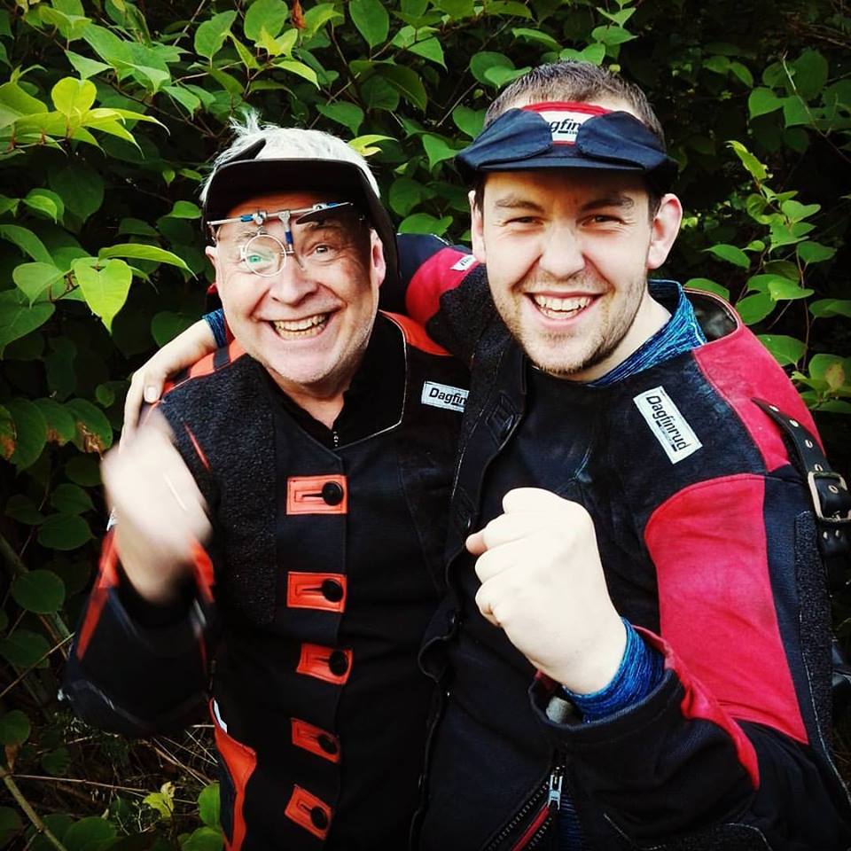 Peter Sørlie vinner stevnet med poengsummen 349 og 23 sentrum (Peter til høyre)