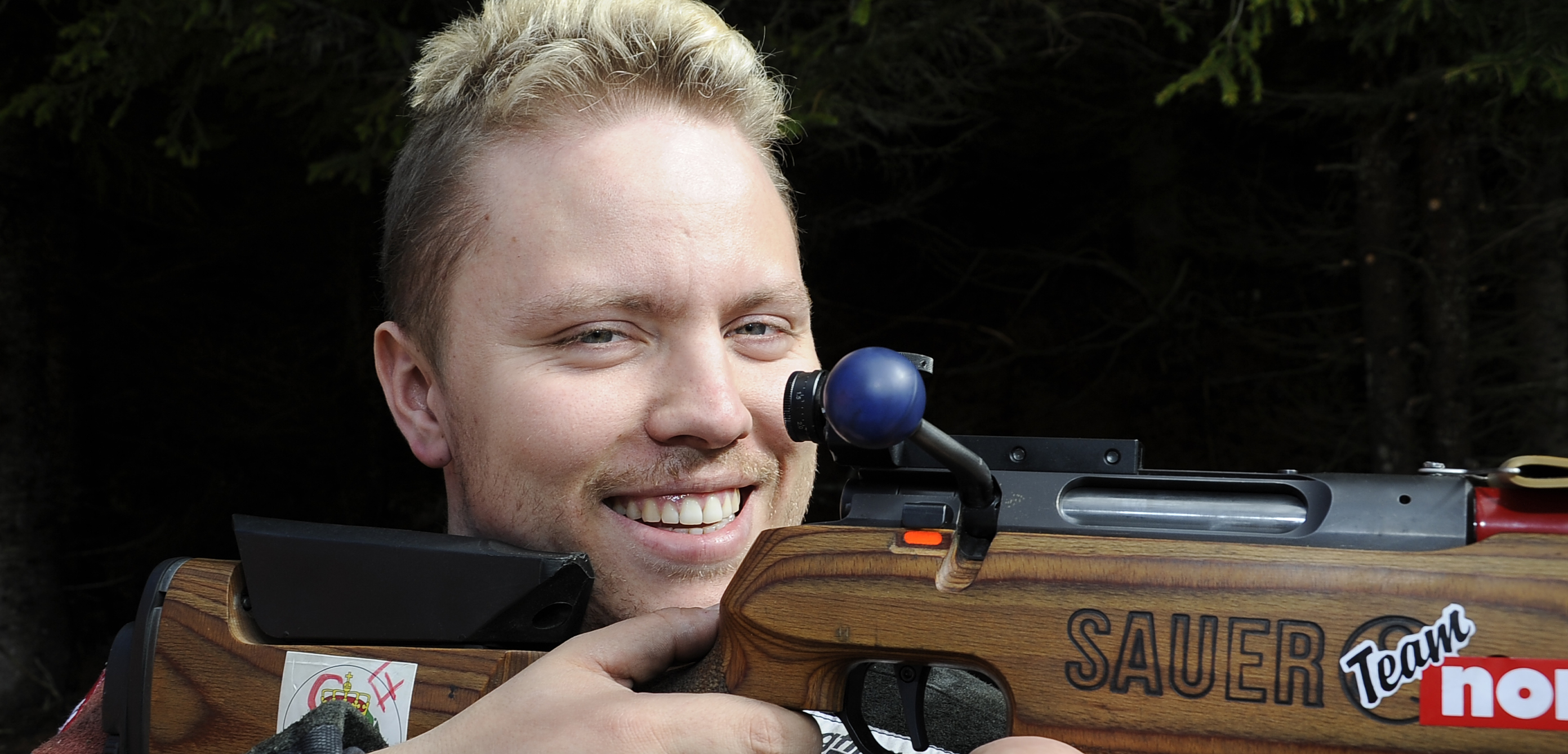 Simon Kolstad Claussen skjøt fullt hus for første gang innendørs.