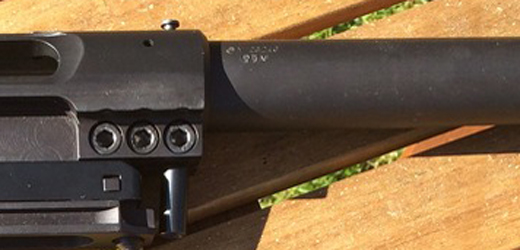 Sørg for at låsepartiet mellom løp og låskasse er rent og tørt