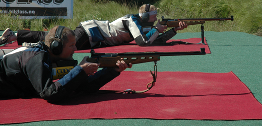 Felthurtigskyting der to skyttere duellerer mot hverandre gir mye spenning og stor underholdning for publikum og skyttere.